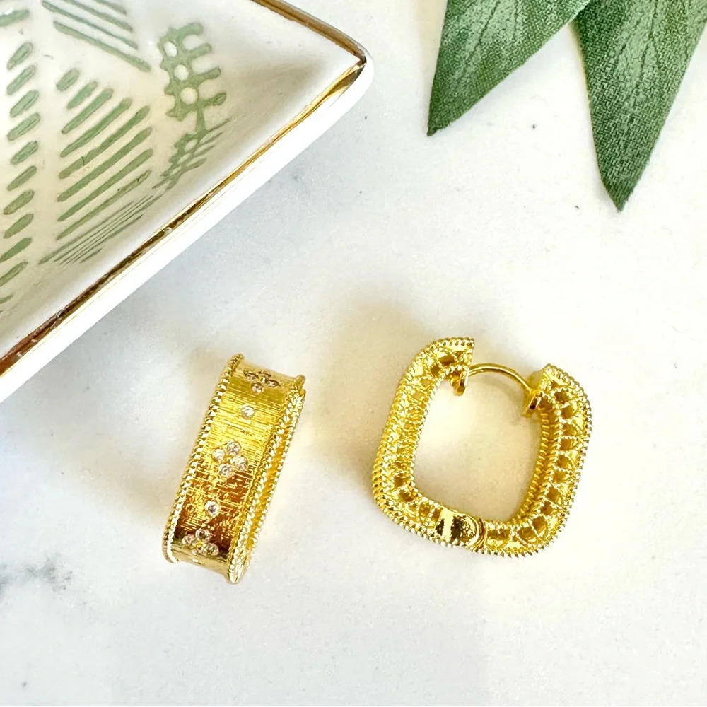 2/$30🌵 Square Crystal Rhinestone Gold Huggies Earrings Hoop Thick Delicate NEW